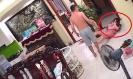 拿扇子爆料娱乐八卦的人,娱乐圈风云变幻